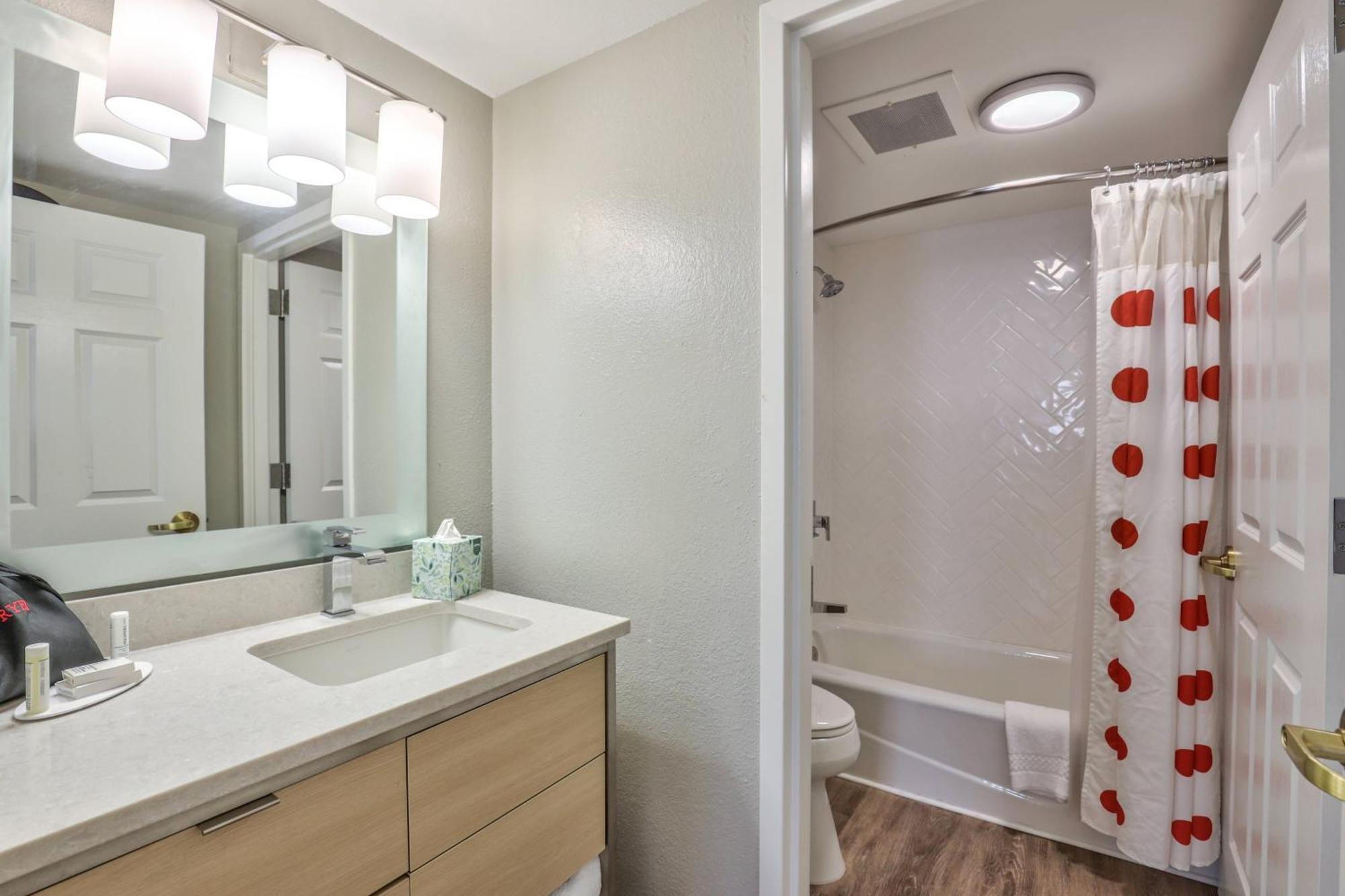 Alluxsuites At 1876, Ascend Hotel Collection Tallahassee Eksteriør billede