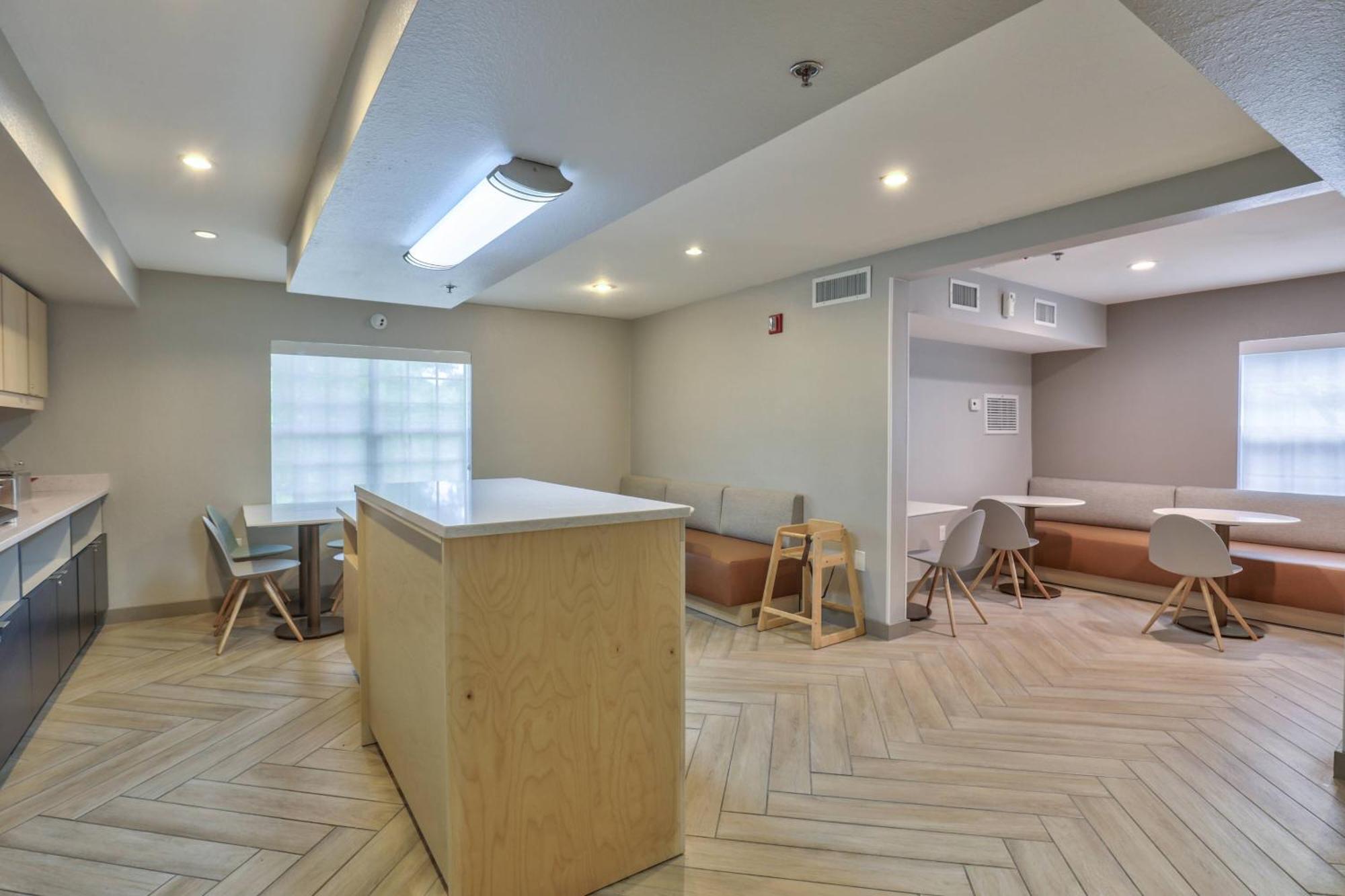 Alluxsuites At 1876, Ascend Hotel Collection Tallahassee Eksteriør billede