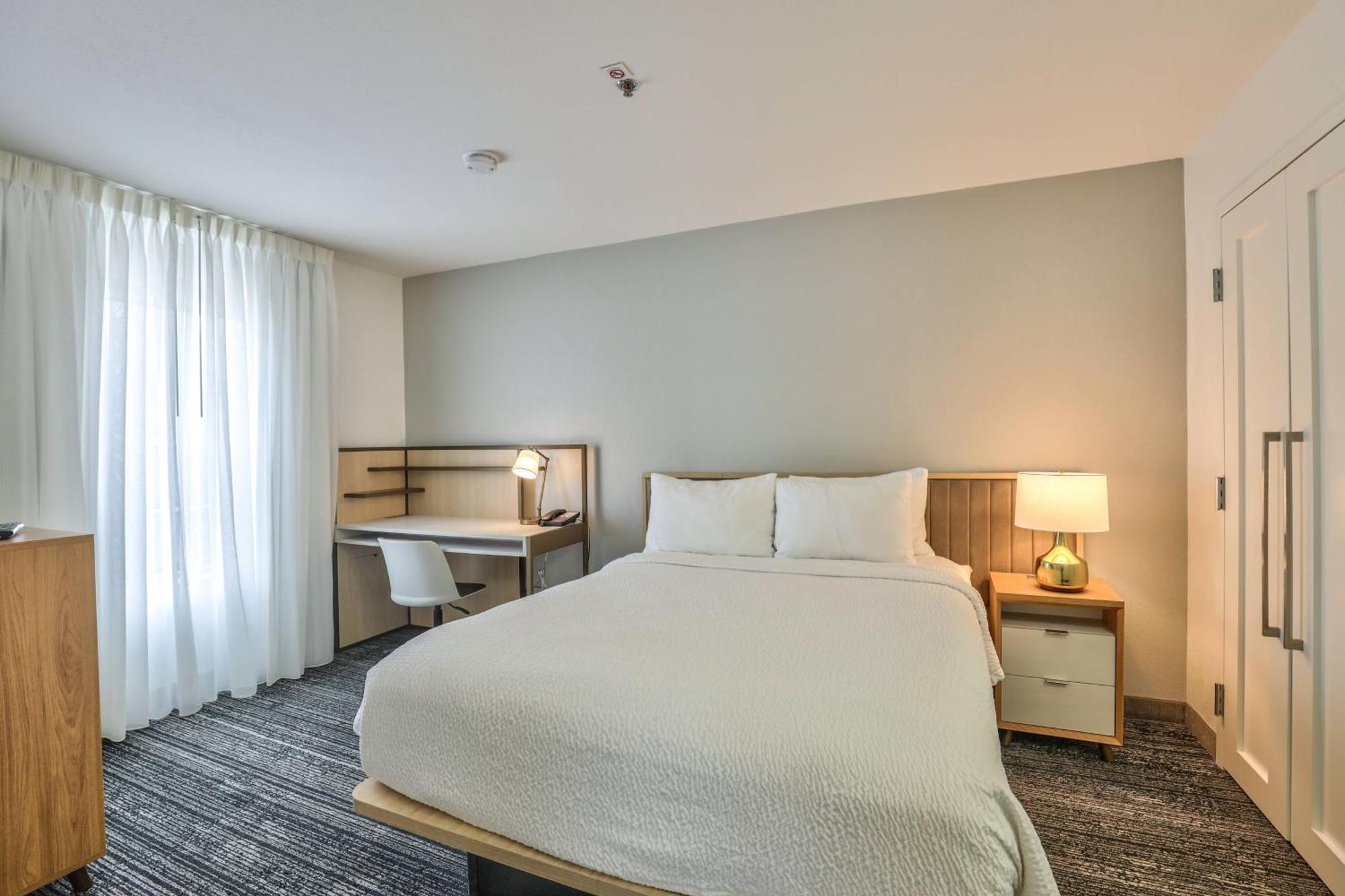 Alluxsuites At 1876, Ascend Hotel Collection Tallahassee Eksteriør billede