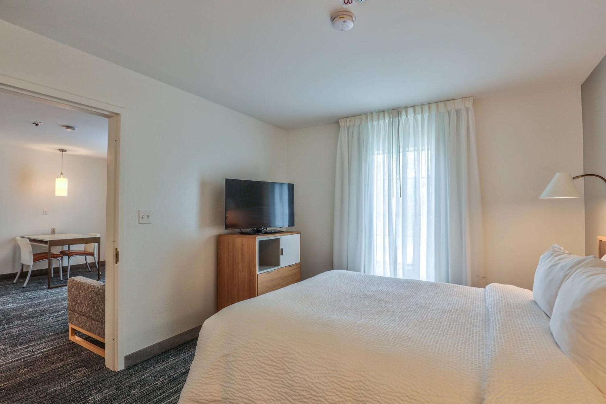 Alluxsuites At 1876, Ascend Hotel Collection Tallahassee Eksteriør billede