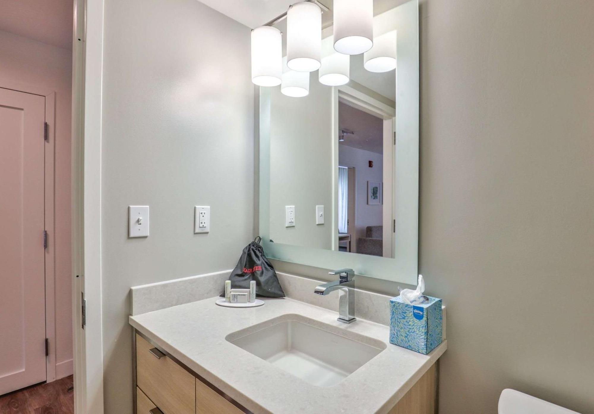 Alluxsuites At 1876, Ascend Hotel Collection Tallahassee Eksteriør billede